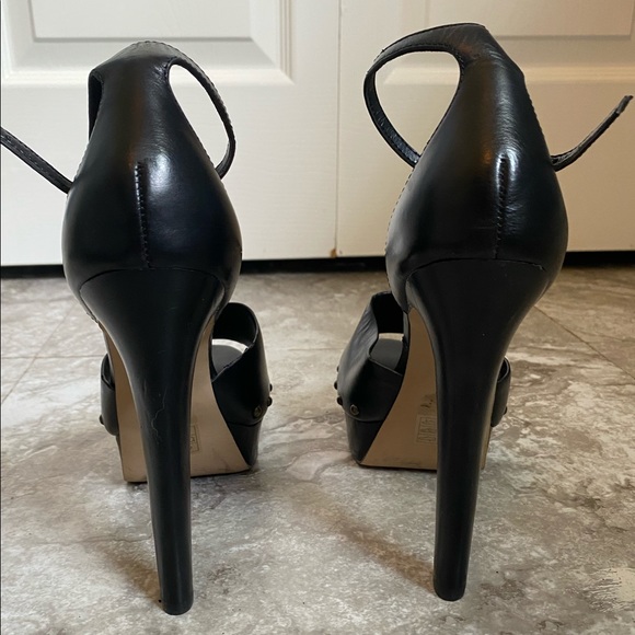Peep-toe black high-heels from Aldo!! Beautiful shoe!! US 9/EU 40!! 2.5in heels! - Picture 4 of 6